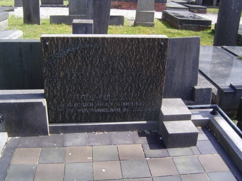 Westernieland, het graf van Sijbrand Holthuis en Tietje Folgerts